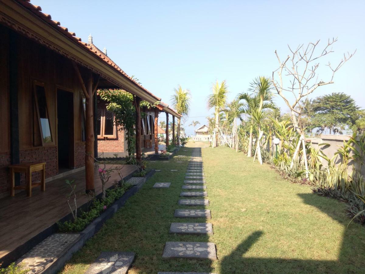 Hotel Emir Surfcamp à Pulukan Extérieur photo
