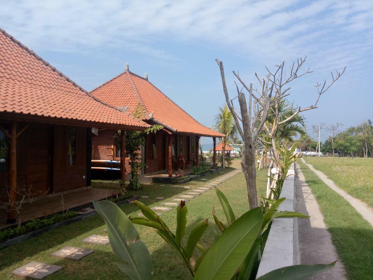 Hotel Emir Surfcamp à Pulukan Extérieur photo