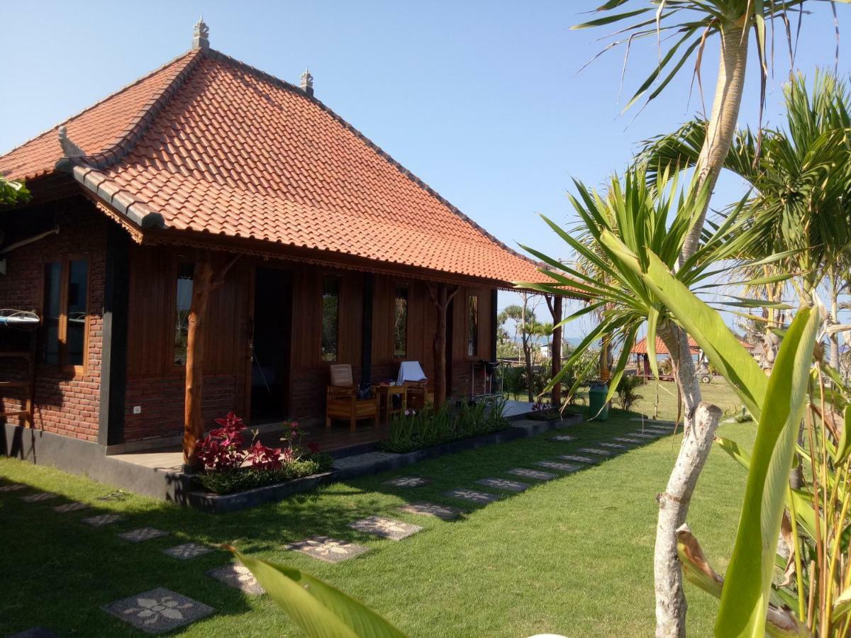 Hotel Emir Surfcamp à Pulukan Extérieur photo