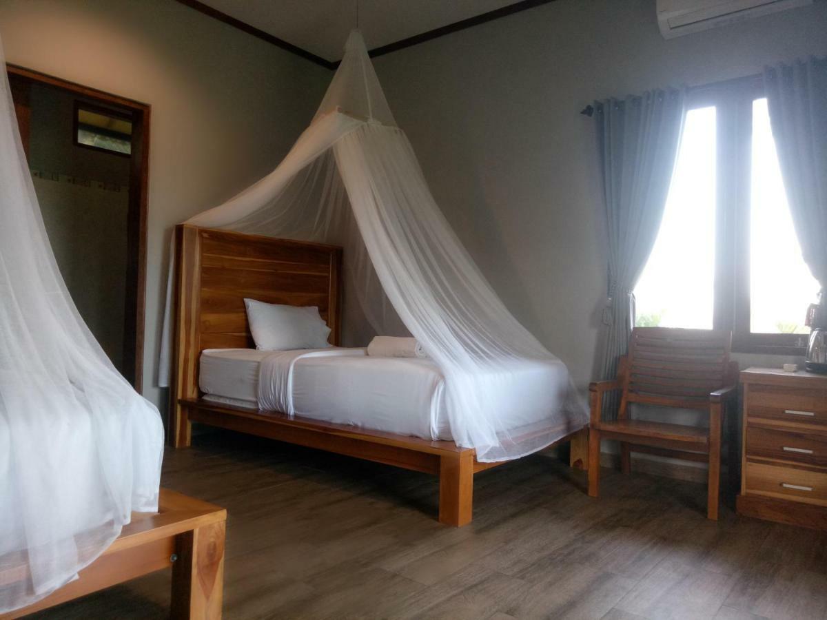 Hotel Emir Surfcamp à Pulukan Extérieur photo