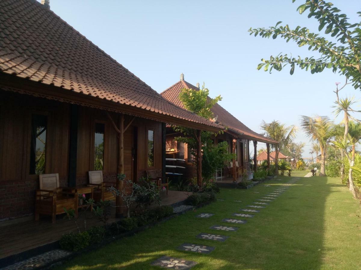 Hotel Emir Surfcamp à Pulukan Extérieur photo