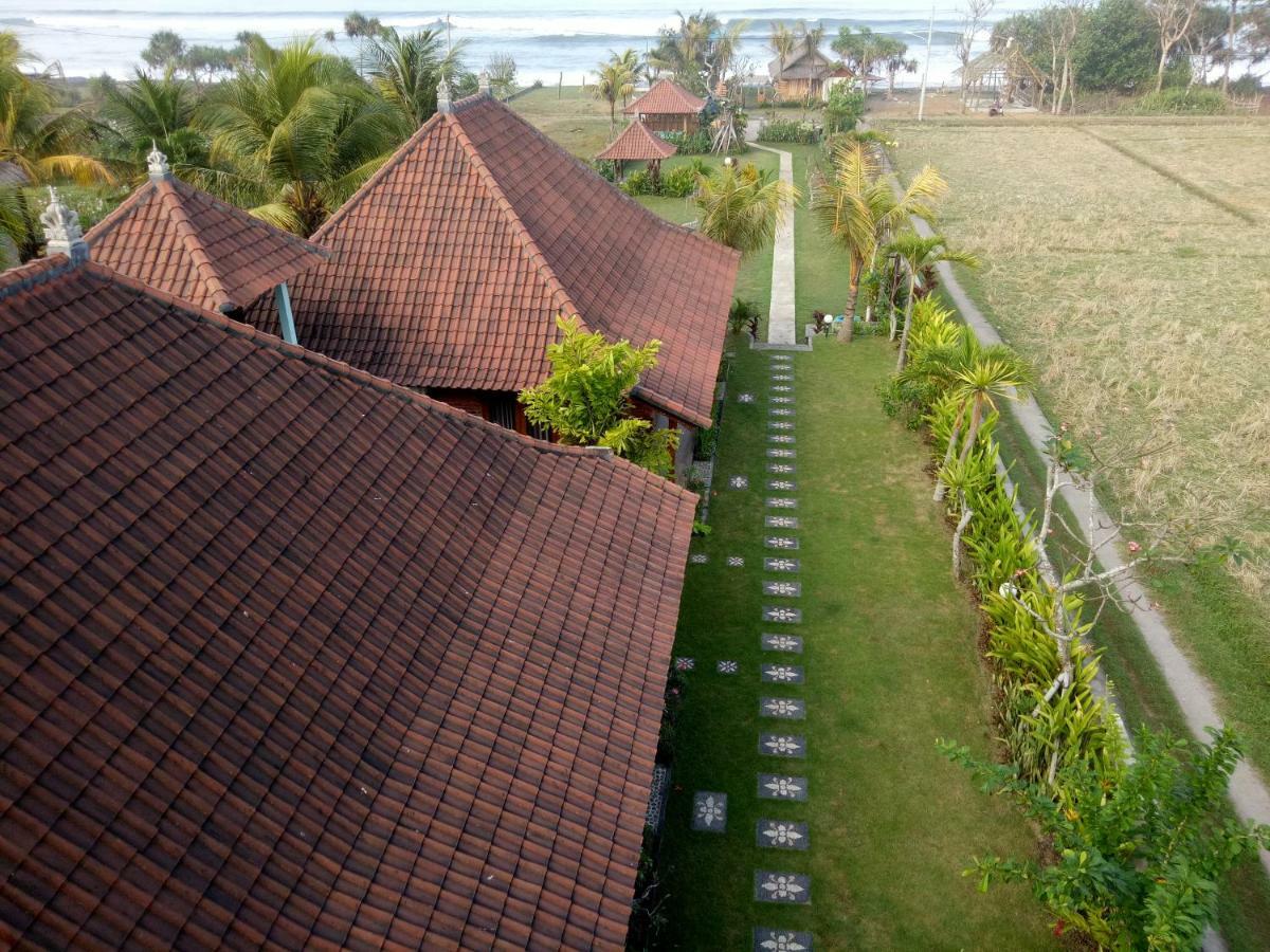 Hotel Emir Surfcamp à Pulukan Extérieur photo