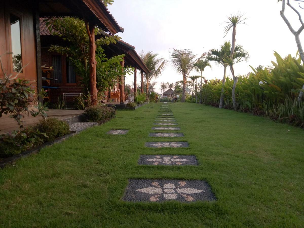 Hotel Emir Surfcamp à Pulukan Extérieur photo